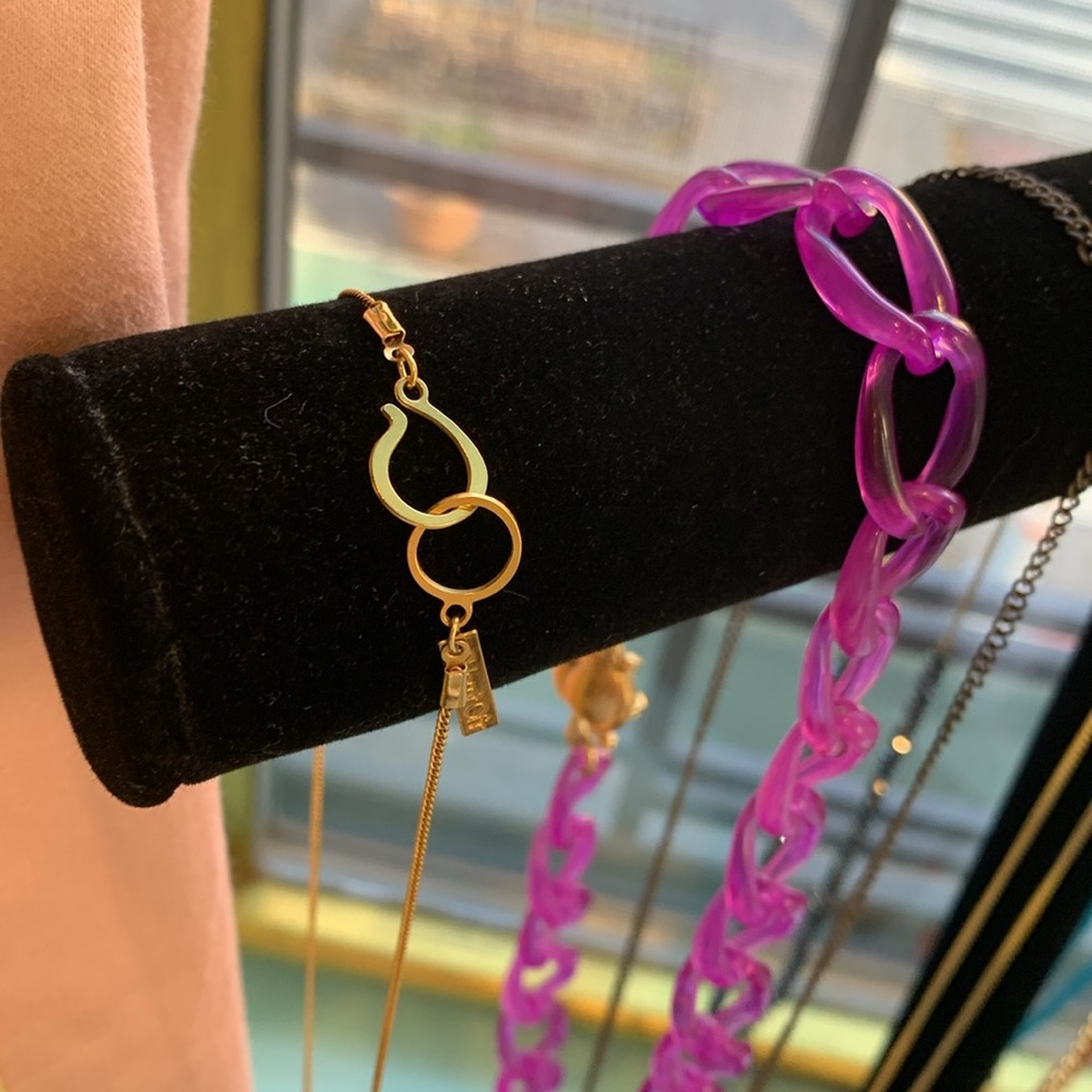 Shlomit Ofir” necklace gold jellyfish - Picture 4 of 8